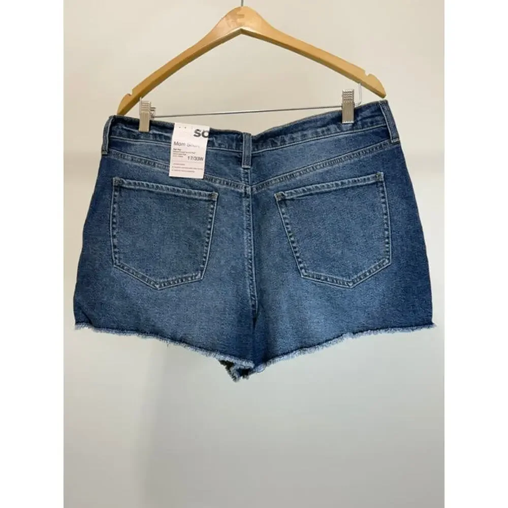 SO High Rise Mom Shorts Distressed Raw Hem Denim NWT Sz17/33W